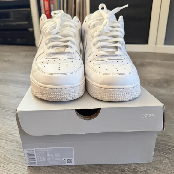Nike Air Force 1 07’ - Picture 2 of 9